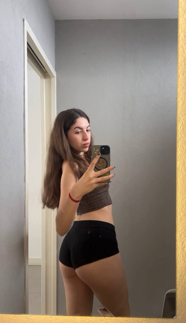 Amber in her underwear in Huangshi