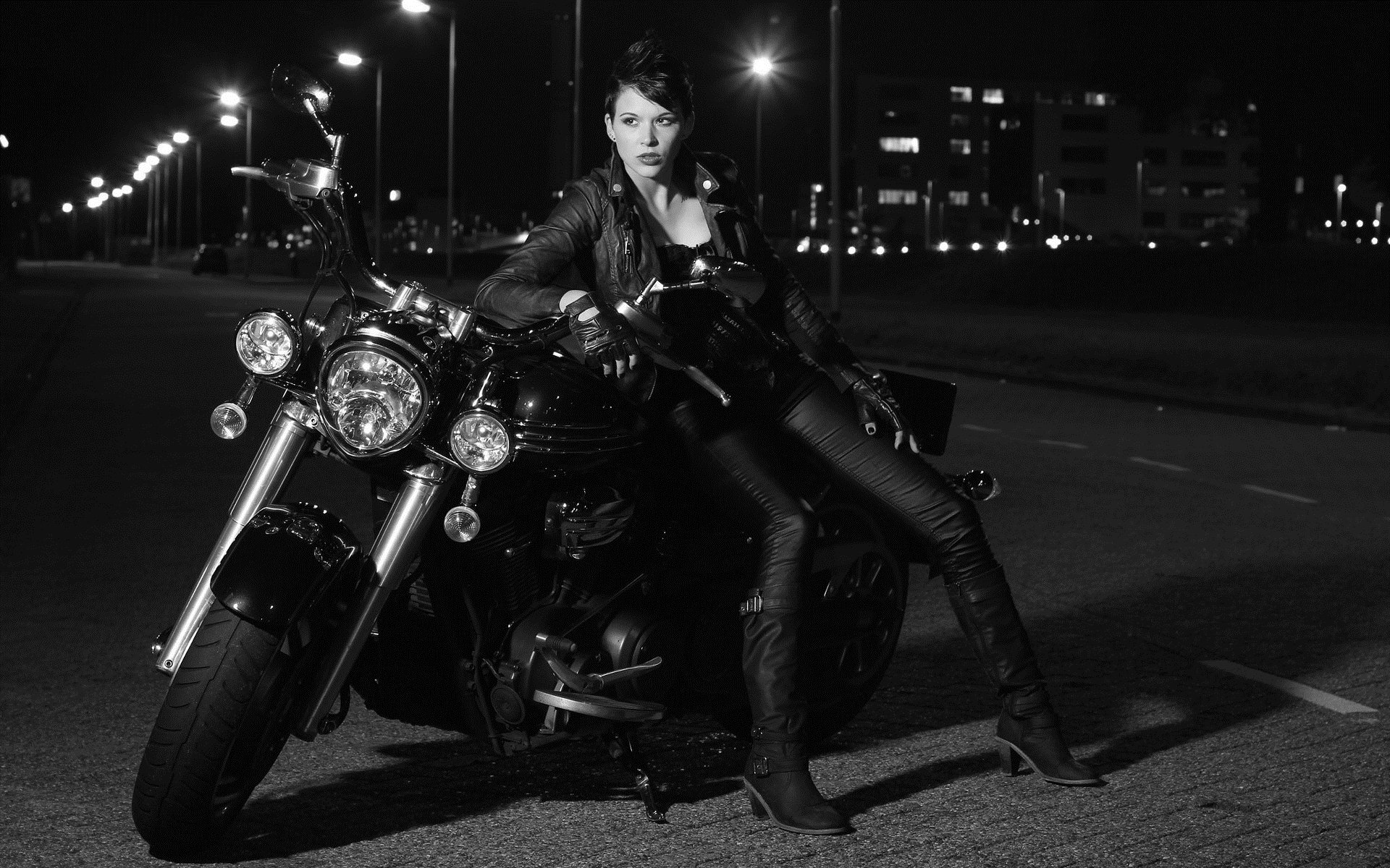 Photo Beautiful girls and motorcycles in Huangshi