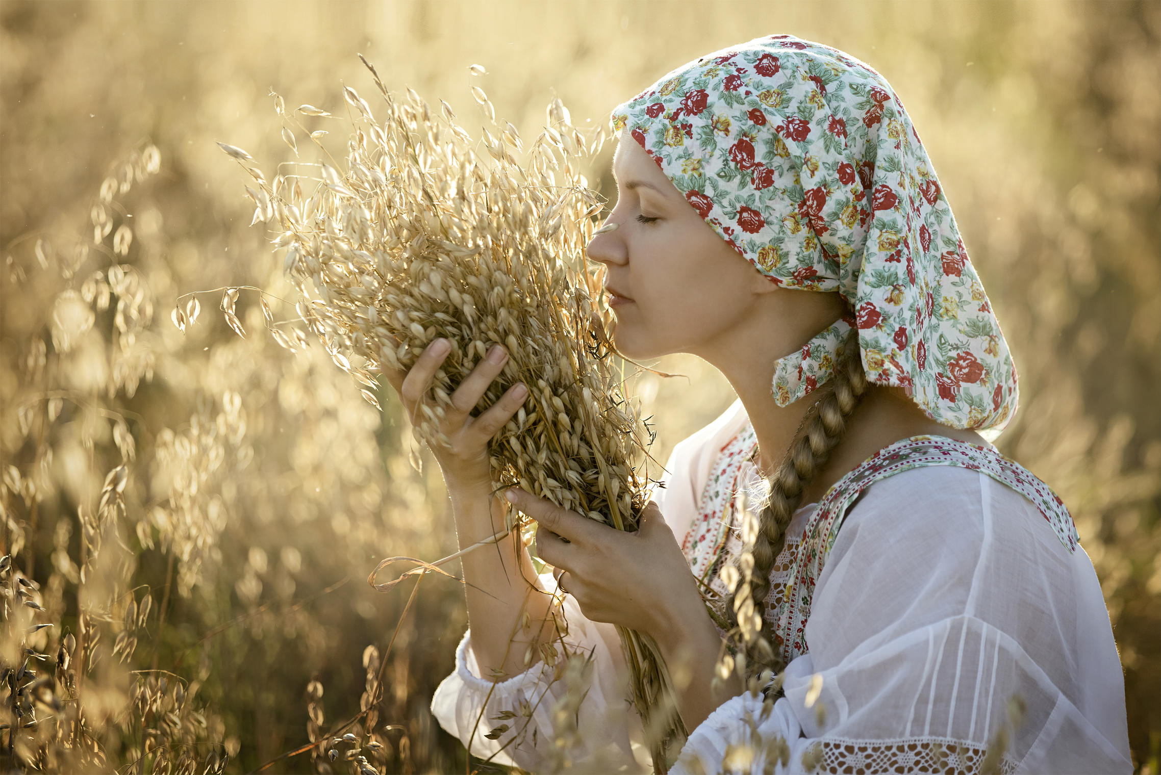 Photo Women in Slavic costumes in Huangshi